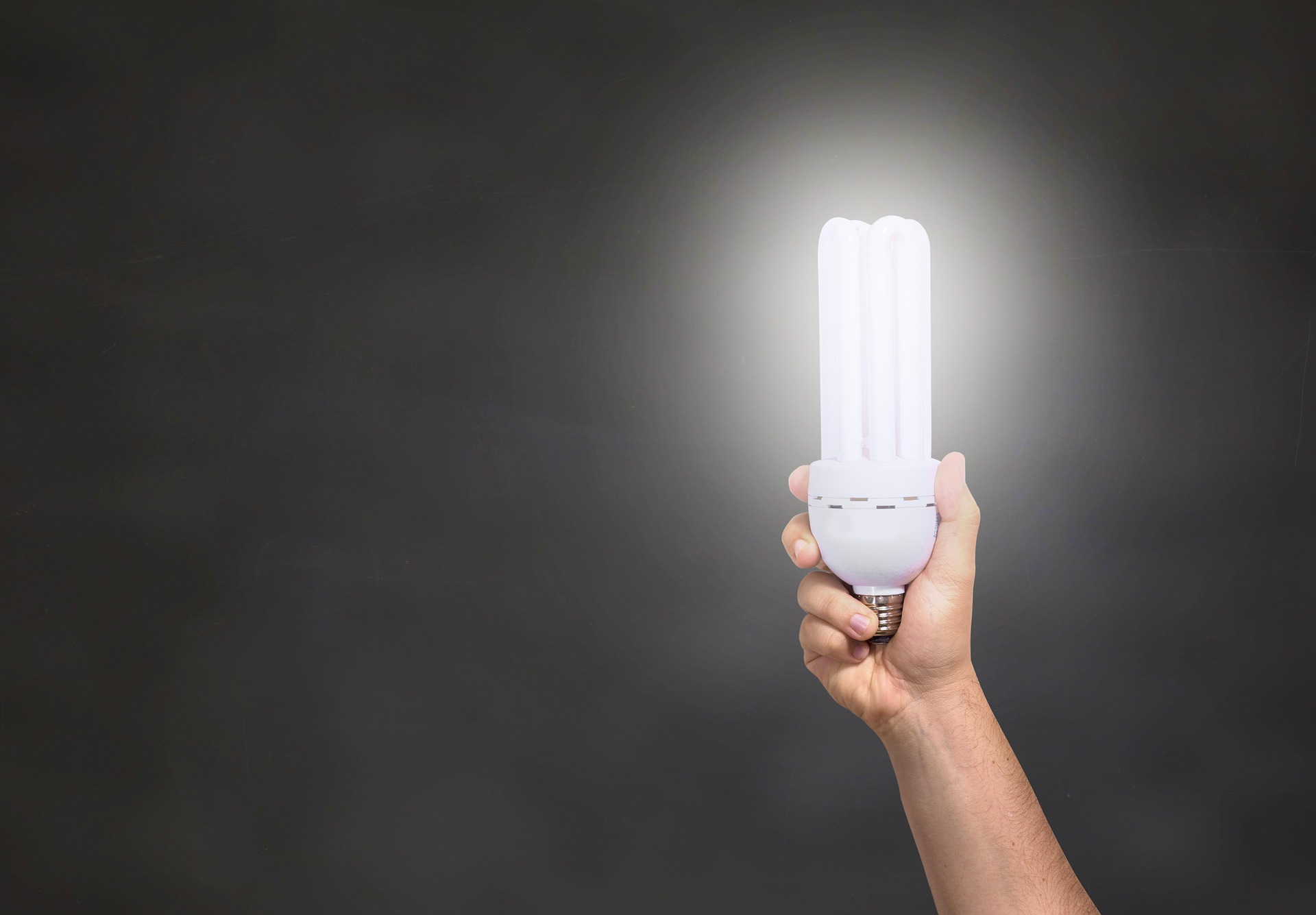 Picture of a lightbulb: Thomas Edison famously tested 2,000 versions before perfecting the light bulb. Each small step he took was an incremental development on the previous design iteration